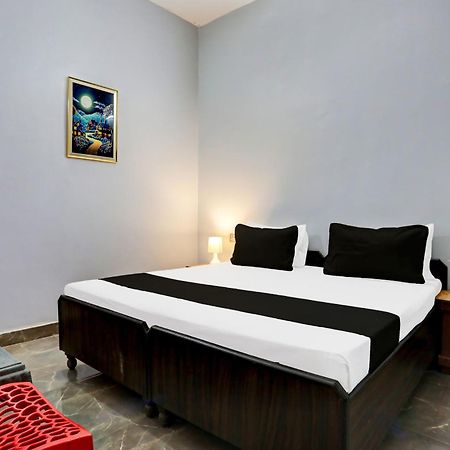 Super Hotel Live View Indraprastha Dış mekan fotoğraf