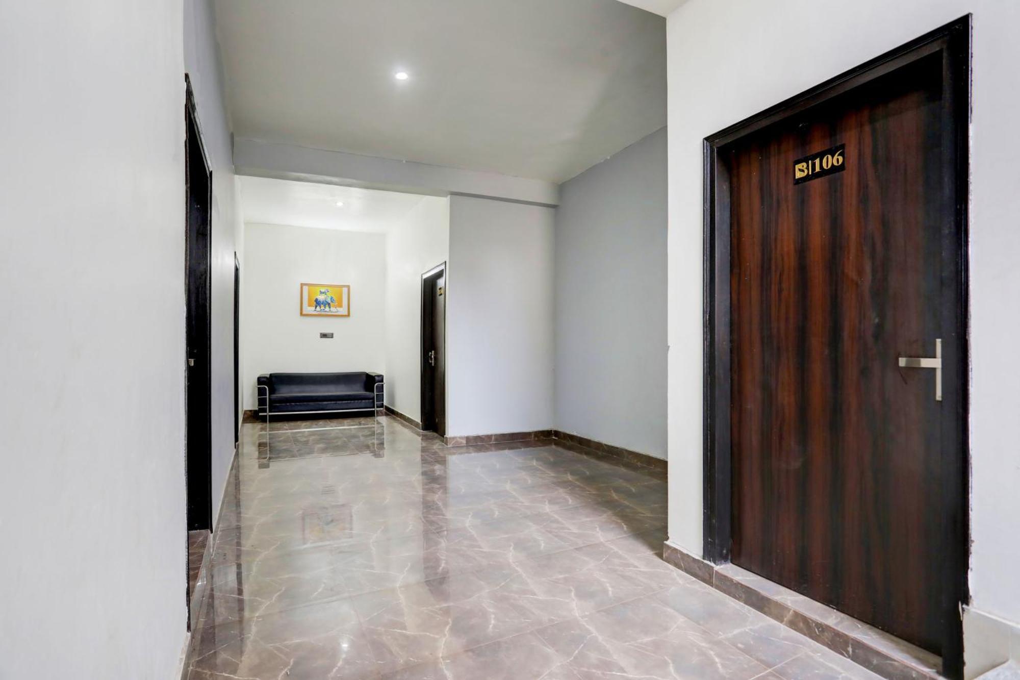 Super Hotel Live View Indraprastha Dış mekan fotoğraf