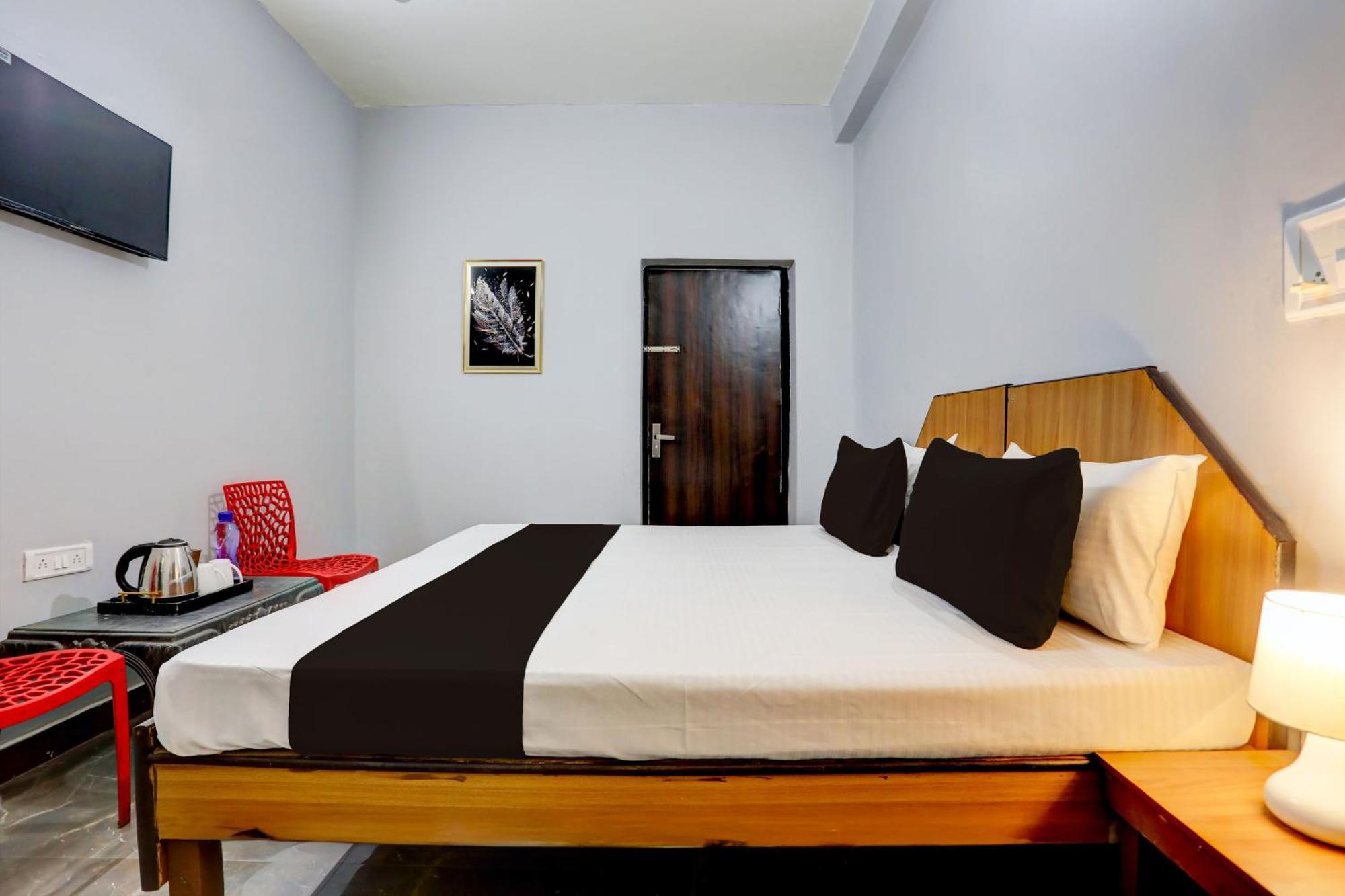 Super Hotel Live View Indraprastha Dış mekan fotoğraf