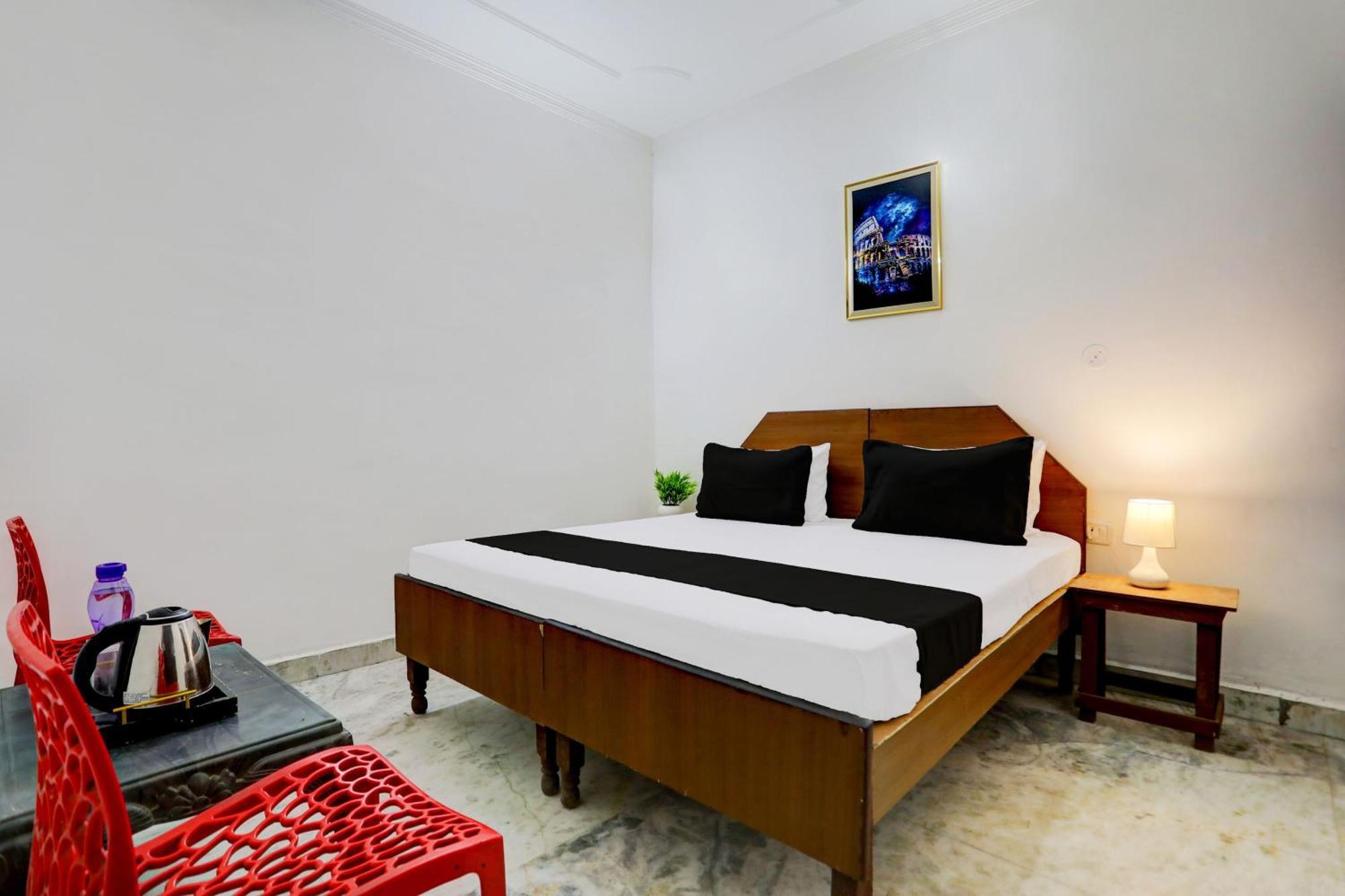 Super Hotel Live View Indraprastha Dış mekan fotoğraf