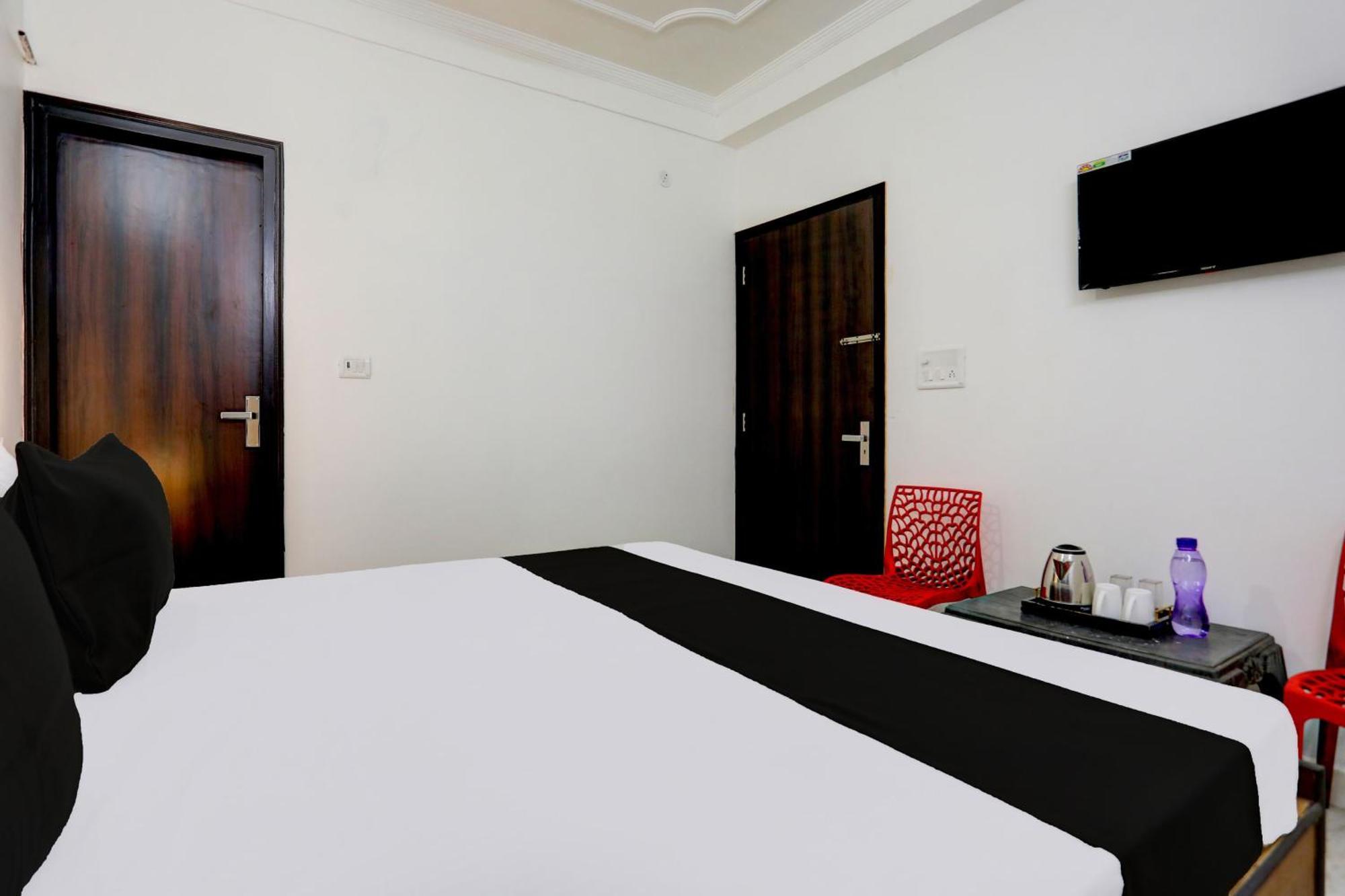 Super Hotel Live View Indraprastha Dış mekan fotoğraf